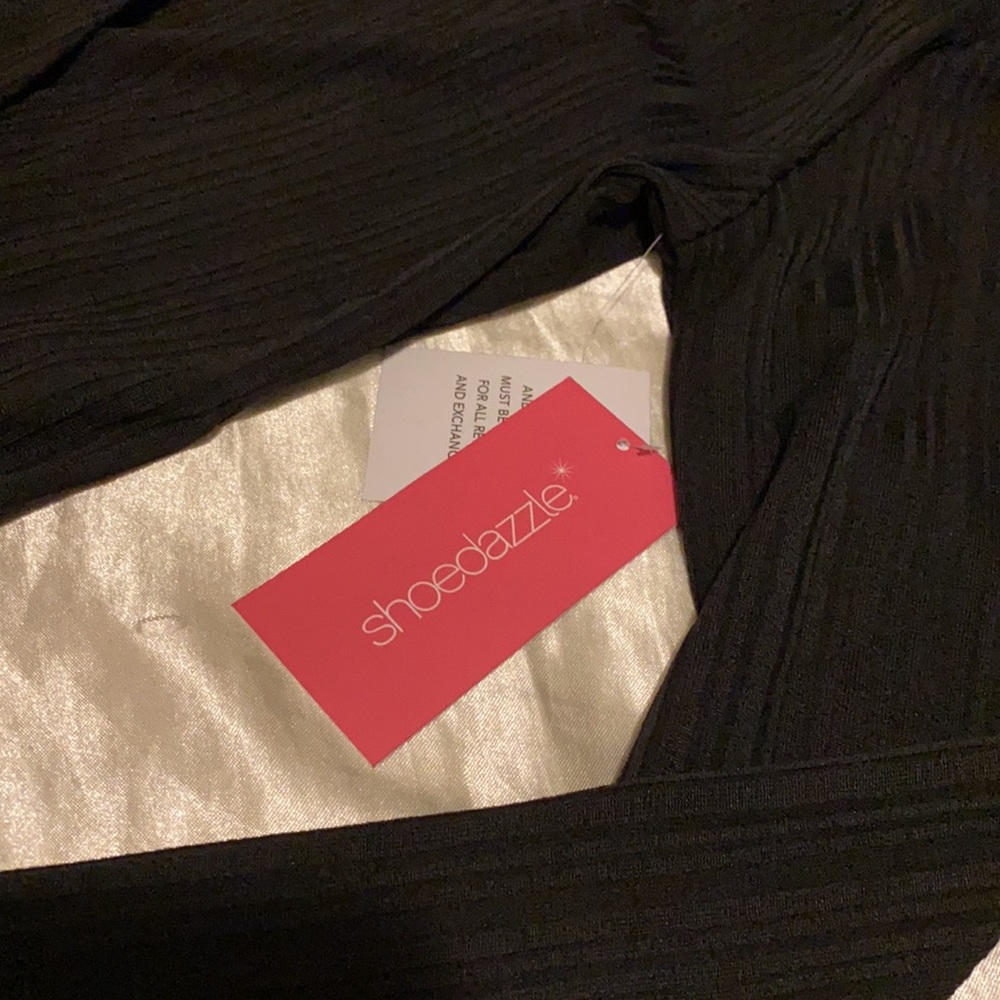 Deep V cut Ribbed Bodysuit - Picture 5 of 6